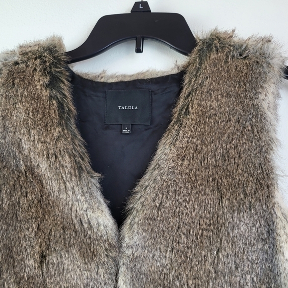 Talula Aritzia Park Slope Vest Faux fur Size Small Fall Winter - Picture 6 of 8